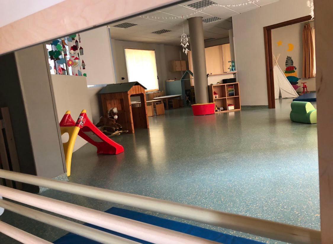 Sala con scivolo e casetta